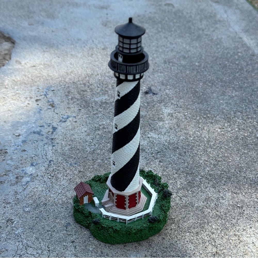 1998 Cape Hatteras‎ Lighthouse Figurine